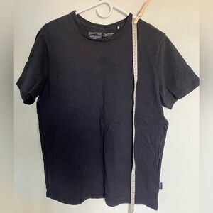 Patagonia t shirt women’s L